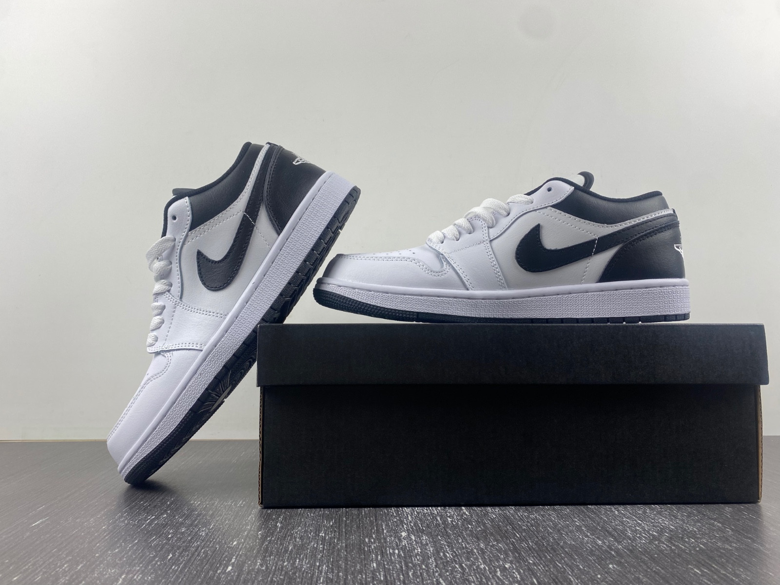 air jordan 1 low white black 553558-132