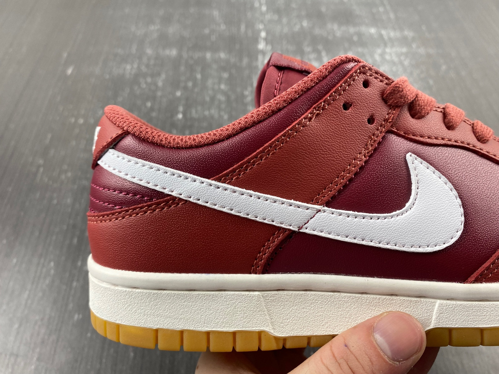 nike dunk low wmns desert berry dd1503-603