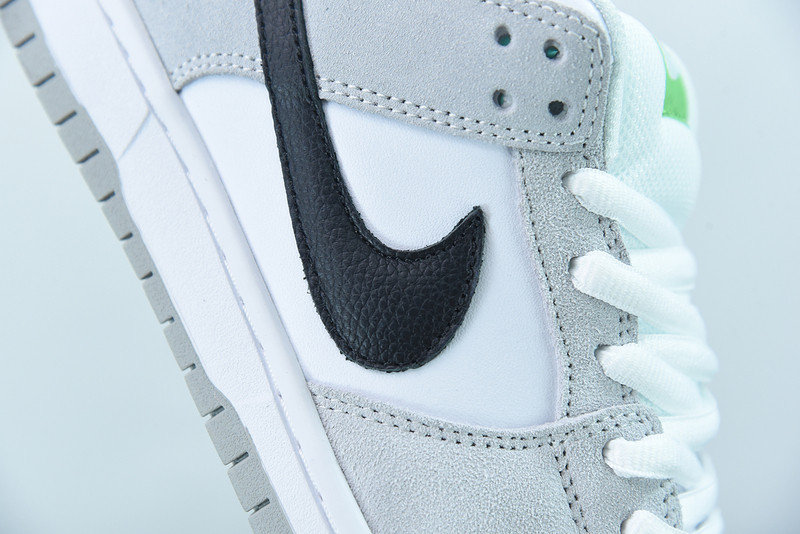 nike sb dunk low “chlorophyll” bq6817-011