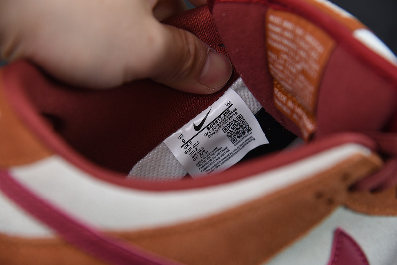 nike sb dunk low pro daek russet cedar bq6817-202