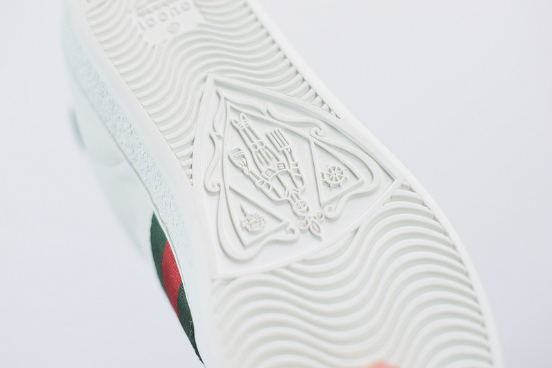 g*u*i ace embroidered low-top sneaker