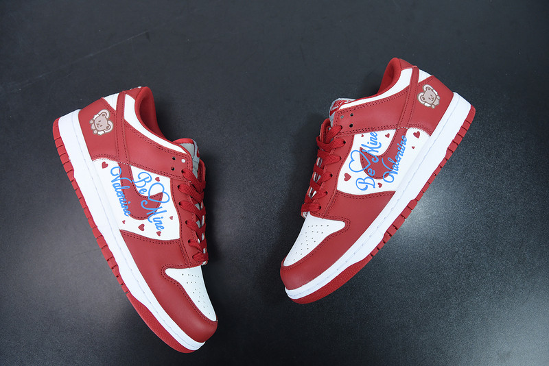 nike sb dunk low x bear x valentine dd1391-002