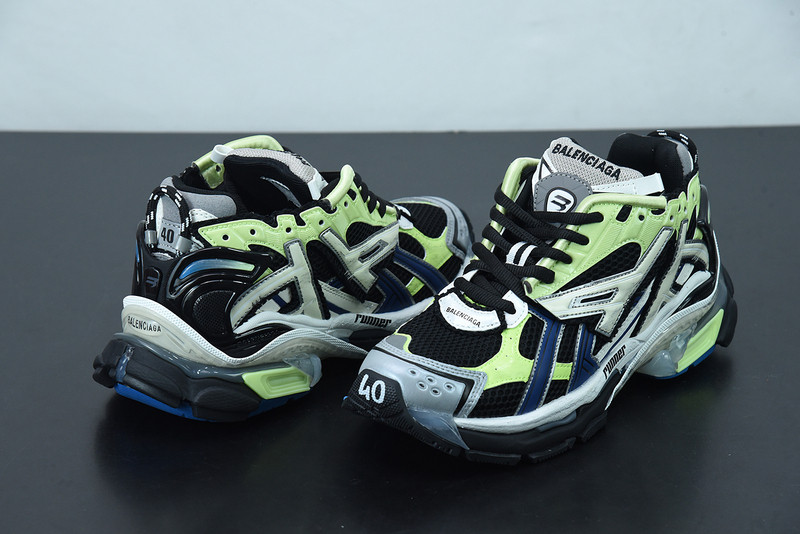 Ba*len*cia*ga runner sneaker
