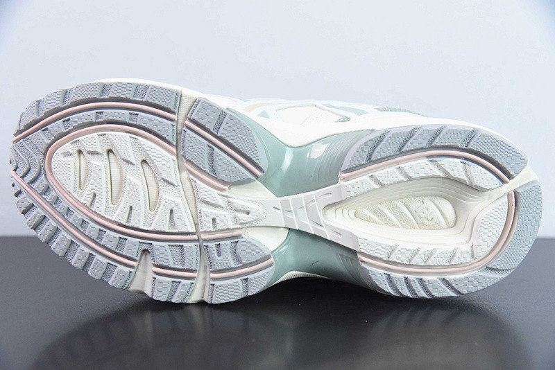 As*ic*s tiger gel-1090