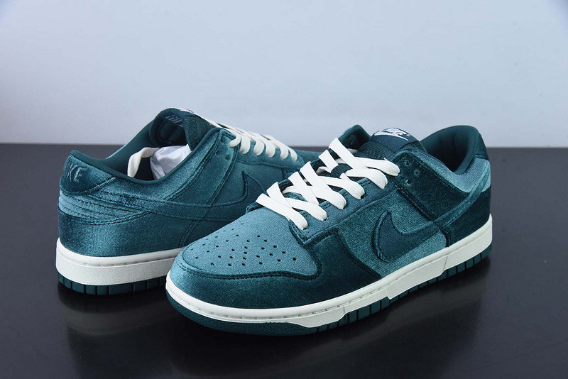 nike dunk low “green velvet“ dz5224-300