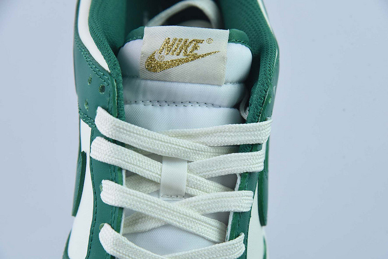 nike dunk low malachite university gold (w) fb7173-131